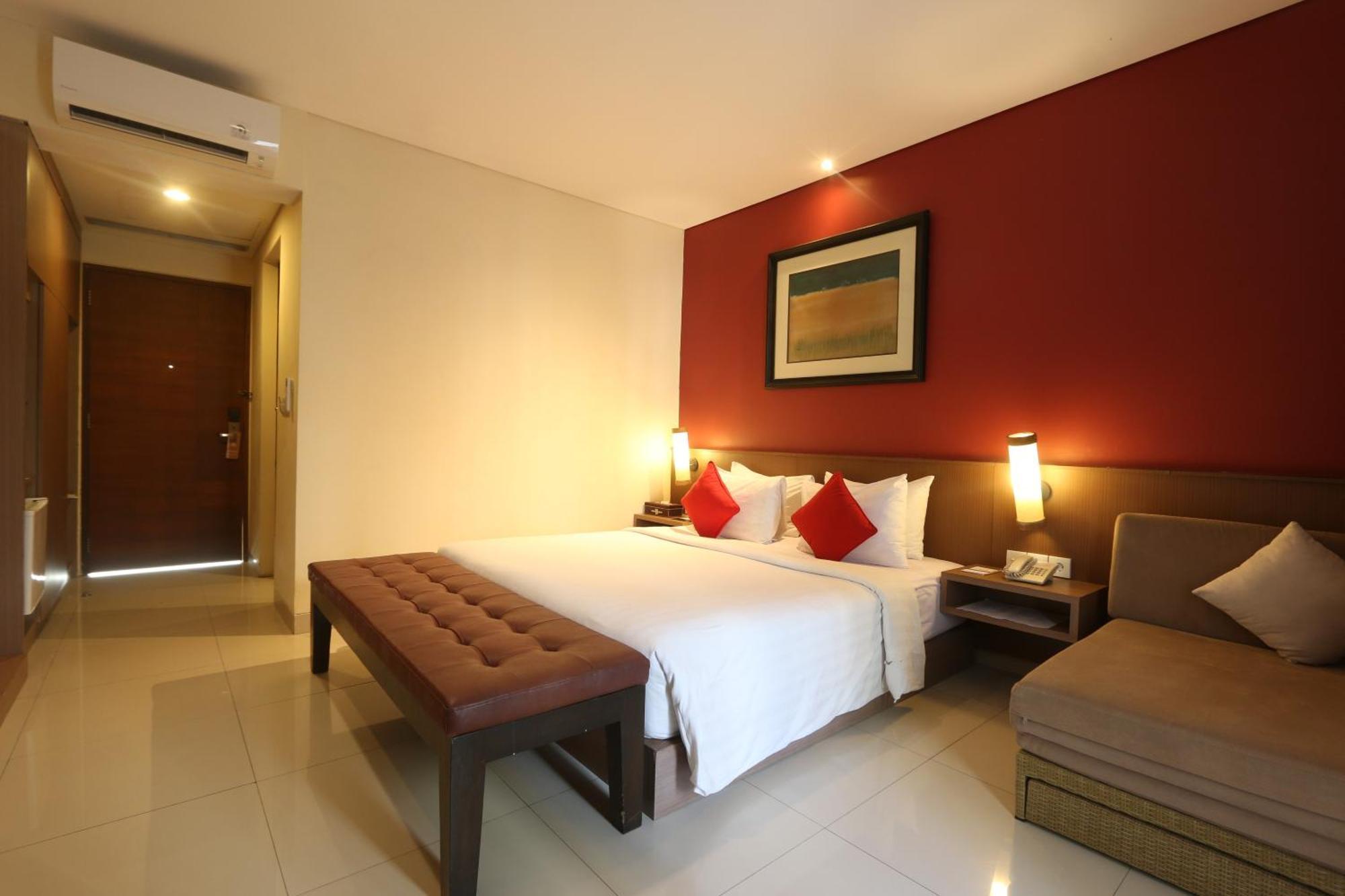 Grand La Walon Hotel Legian Buitenkant foto
