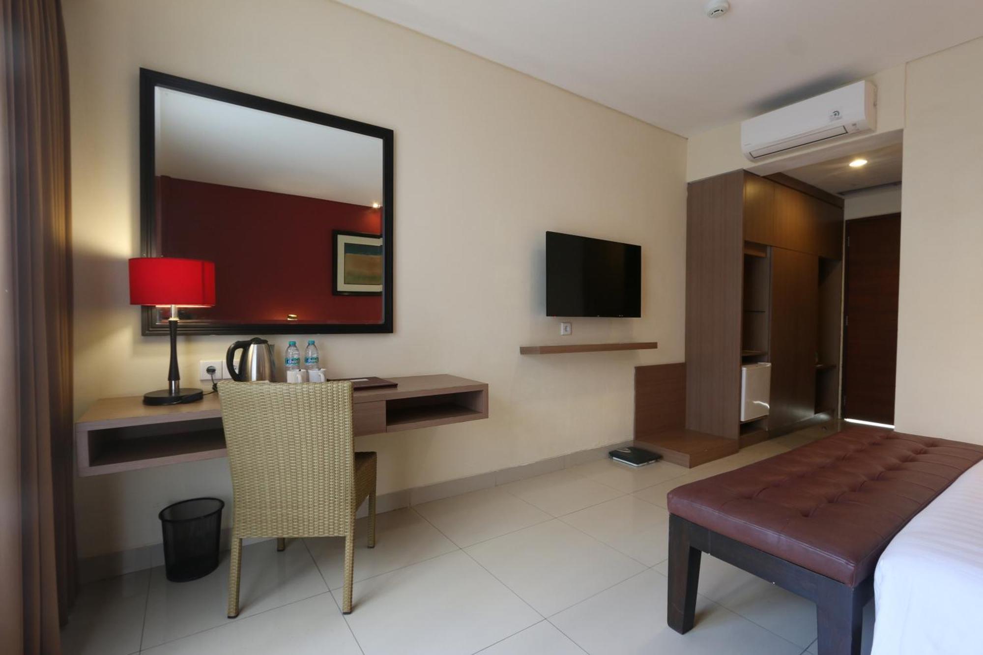 Grand La Walon Hotel Legian Buitenkant foto