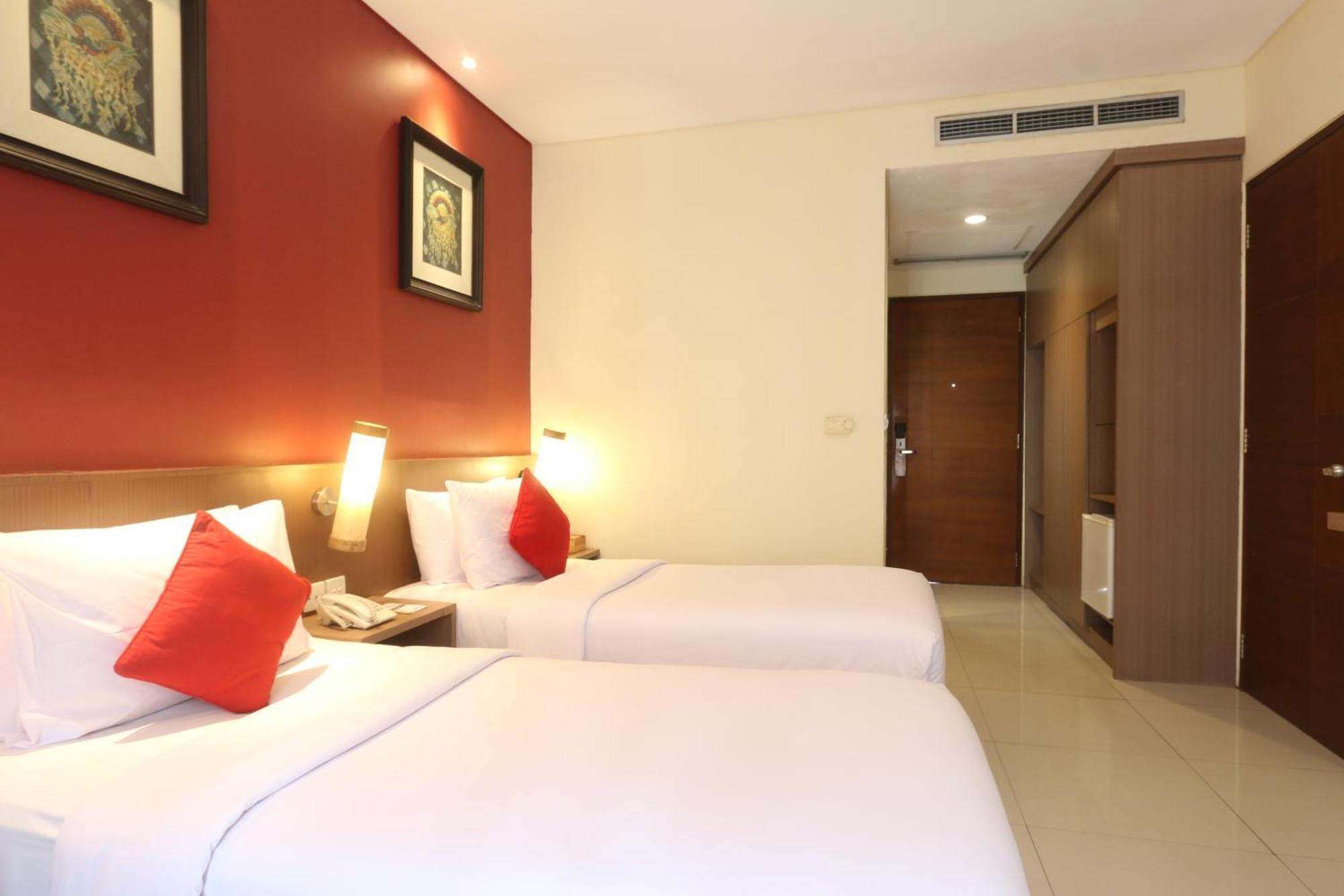 Grand La Walon Hotel Legian Buitenkant foto