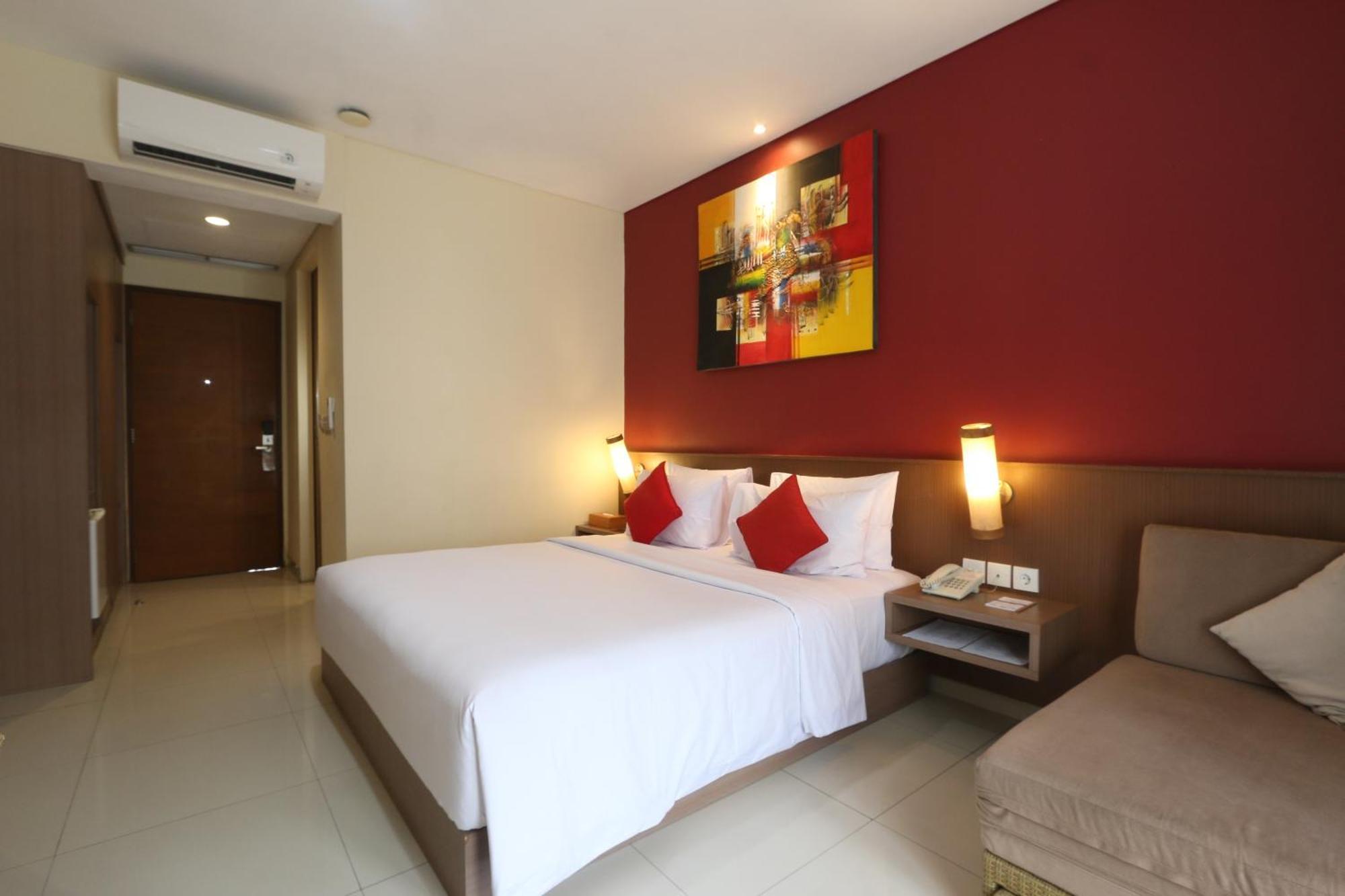 Grand La Walon Hotel Legian Buitenkant foto